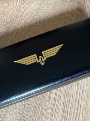 Brillenkoker 'Het gevleugeld wiel'